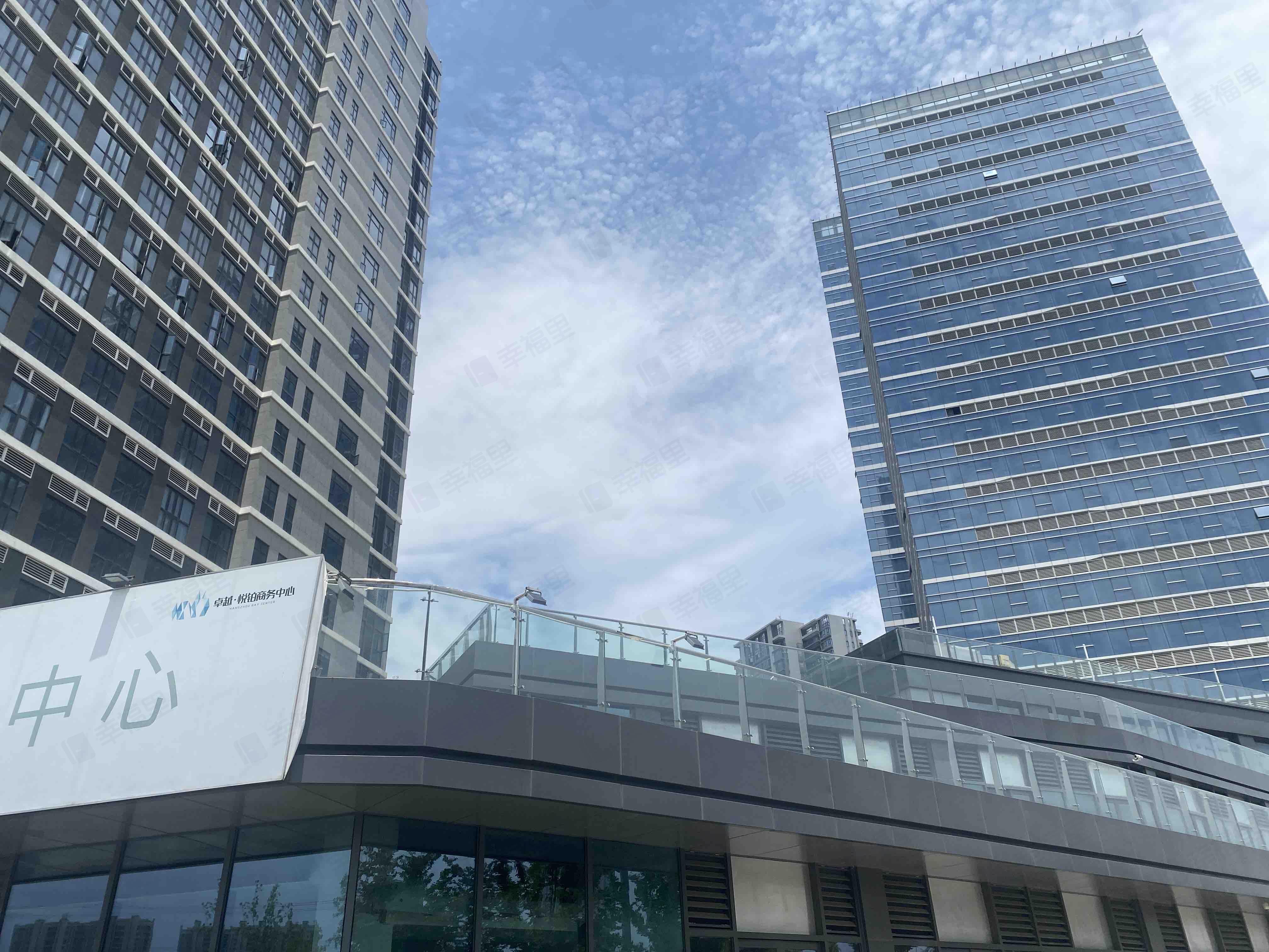 悦铂商务中心小区效果图