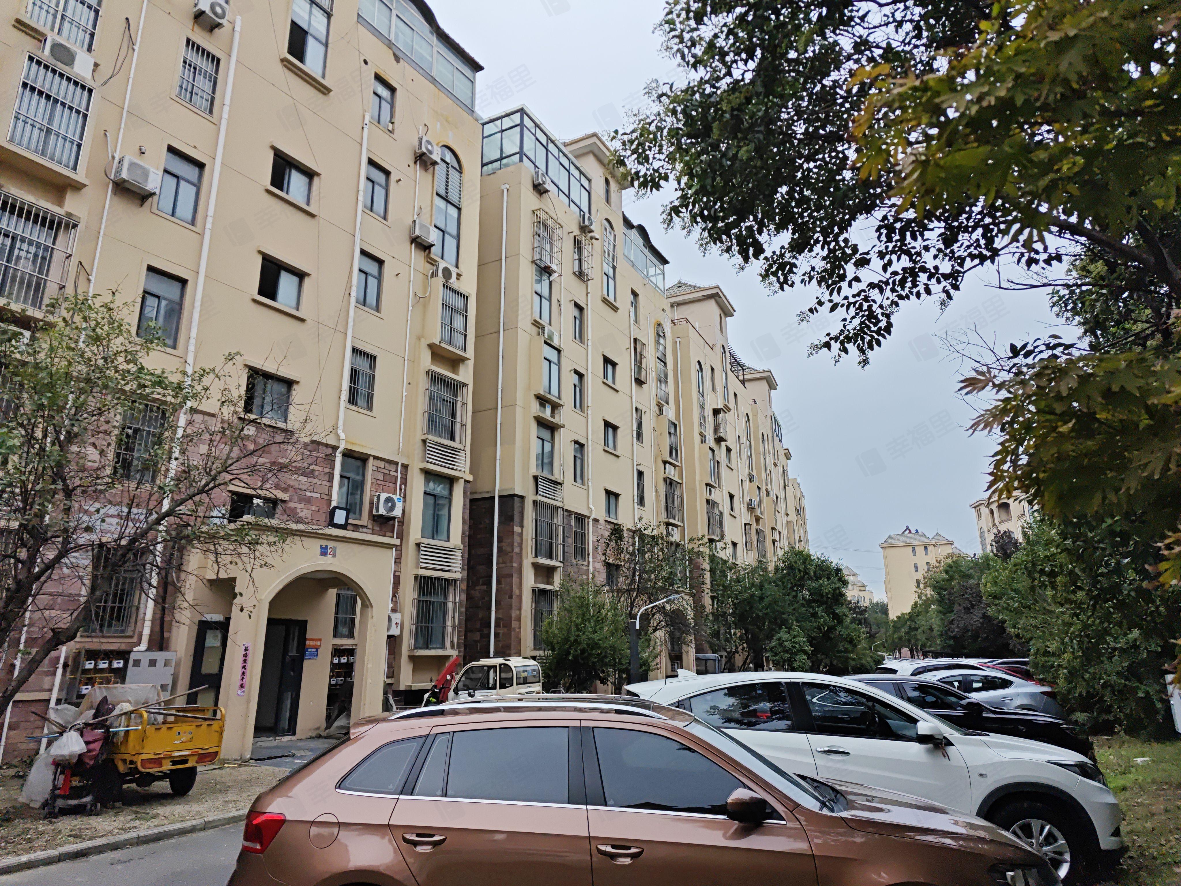 天惠爱丁堡公馆小区效果图