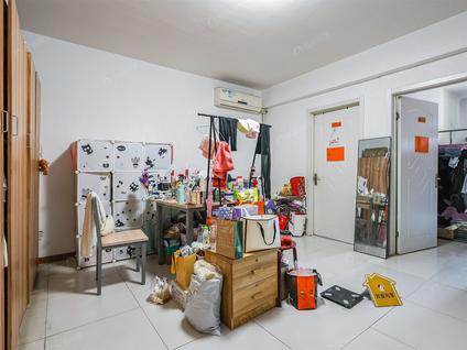 北京绿柳巷口万达回迁楼2室1厅75平高楼层/共33层