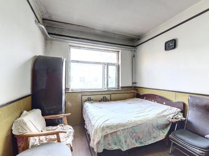 太原老军营南小区3室1厅64.53平顶层/共4层