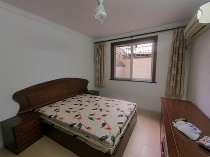 静安闸北公园整租 上大东村2室1厅/48平/中楼层