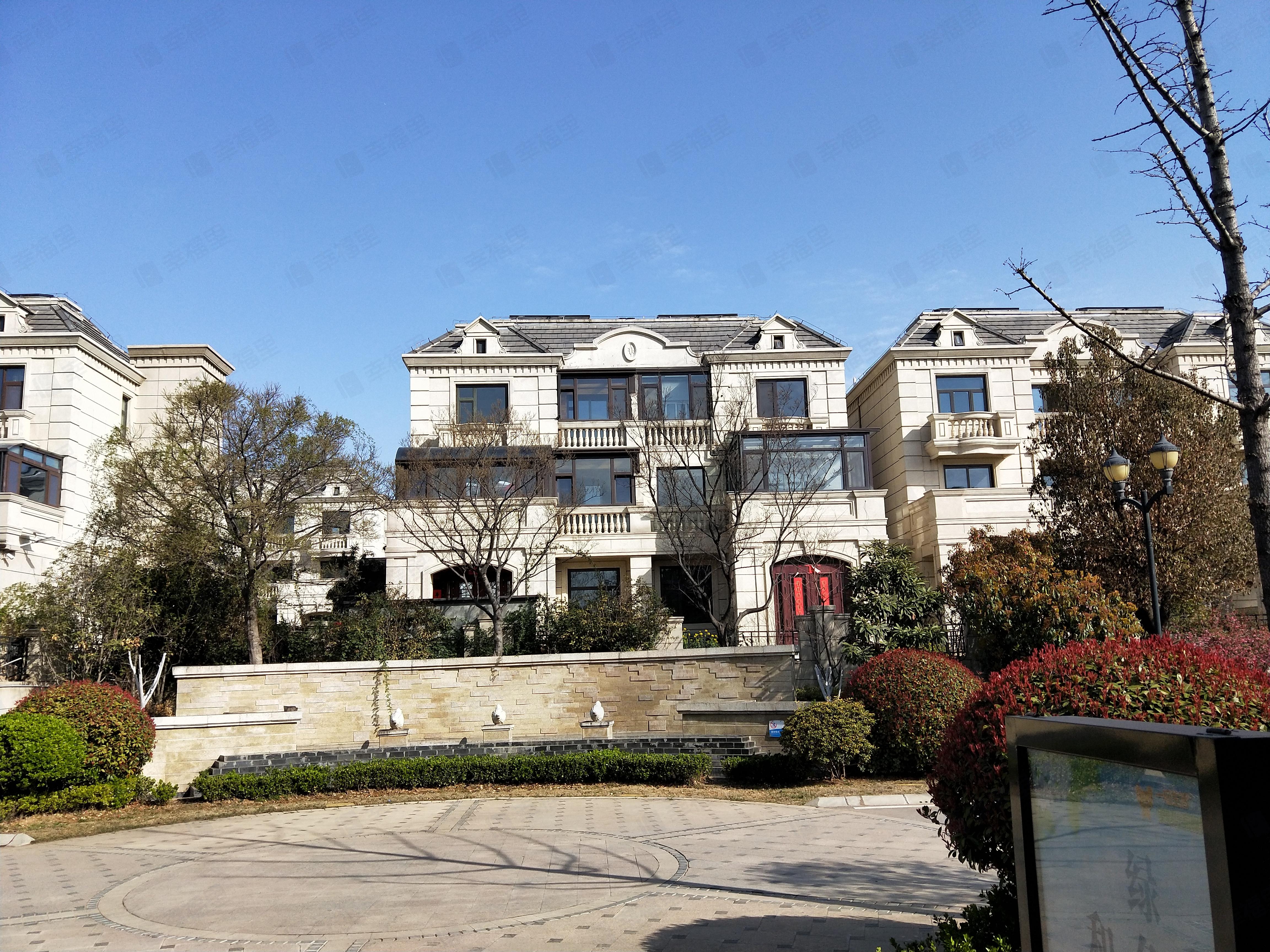 绿地湖语墅小区效果图