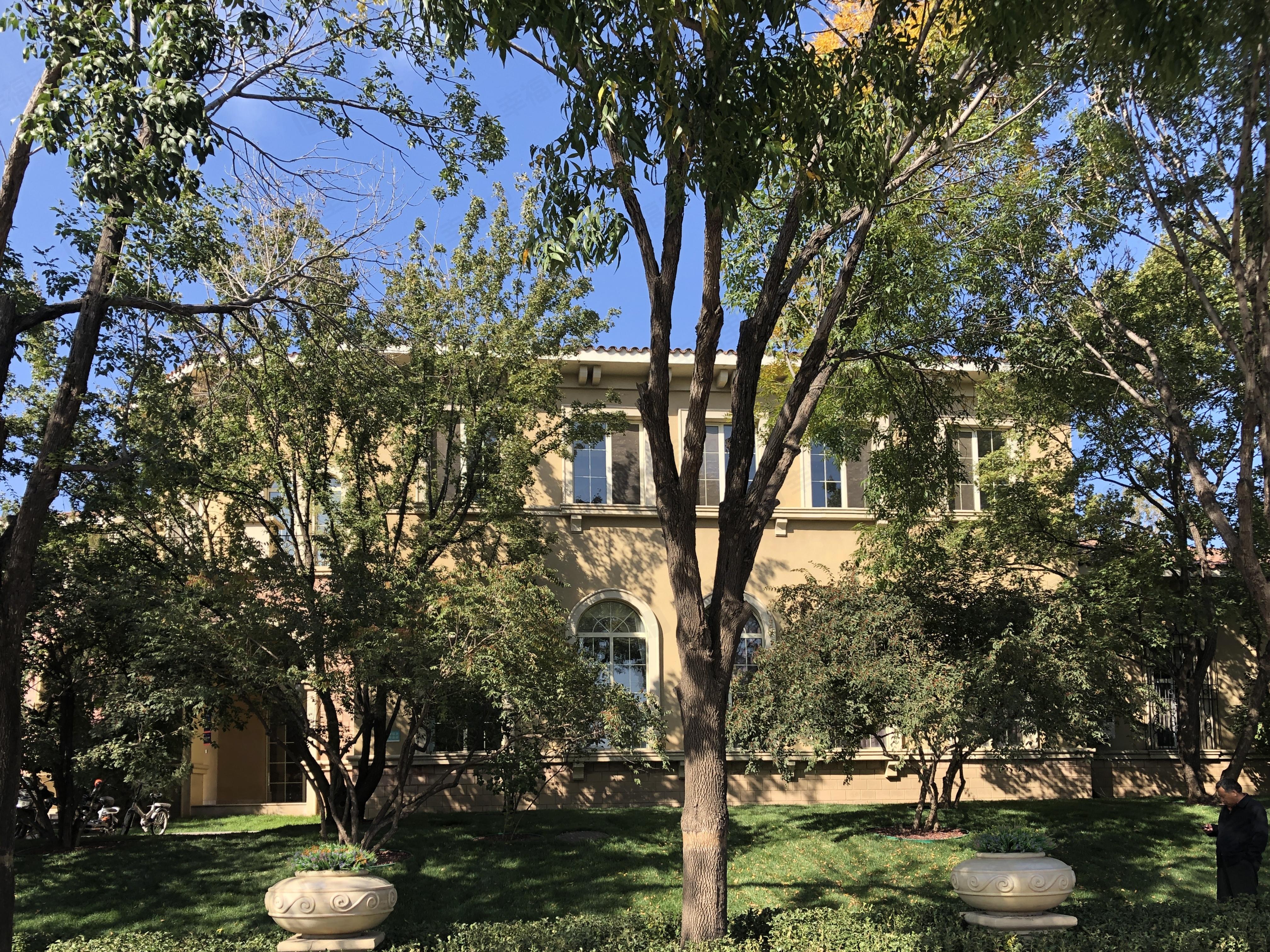 龙湖滟澜山小区效果图