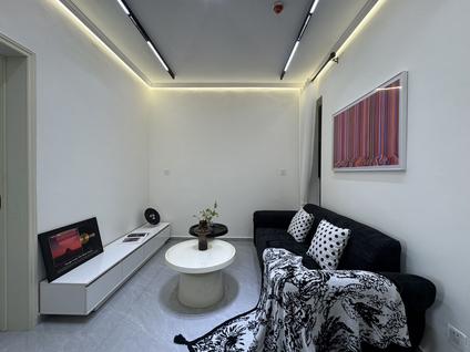 政务天鹅湖合租 浅水湾1室1厅/41平/中楼层