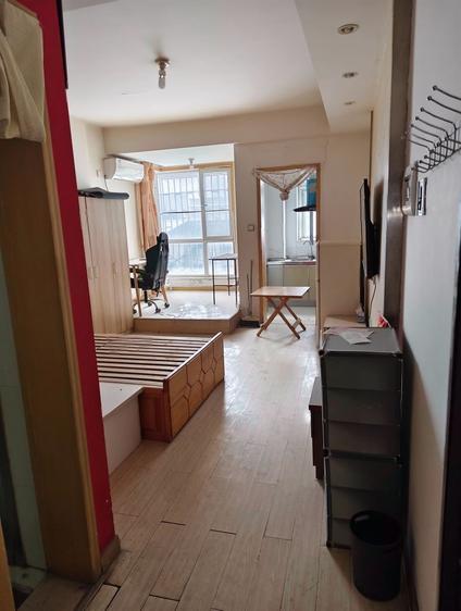 二七河医立交桥整租 香榭丽舍1室0厅/43平/低楼层