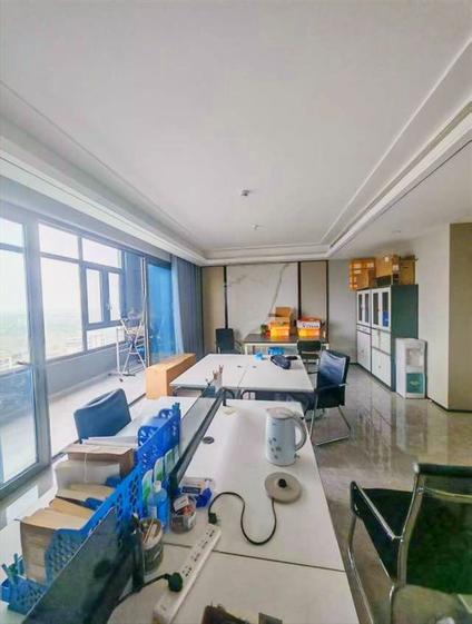 西安招商雍景湾3室2厅139平高楼层/共26层