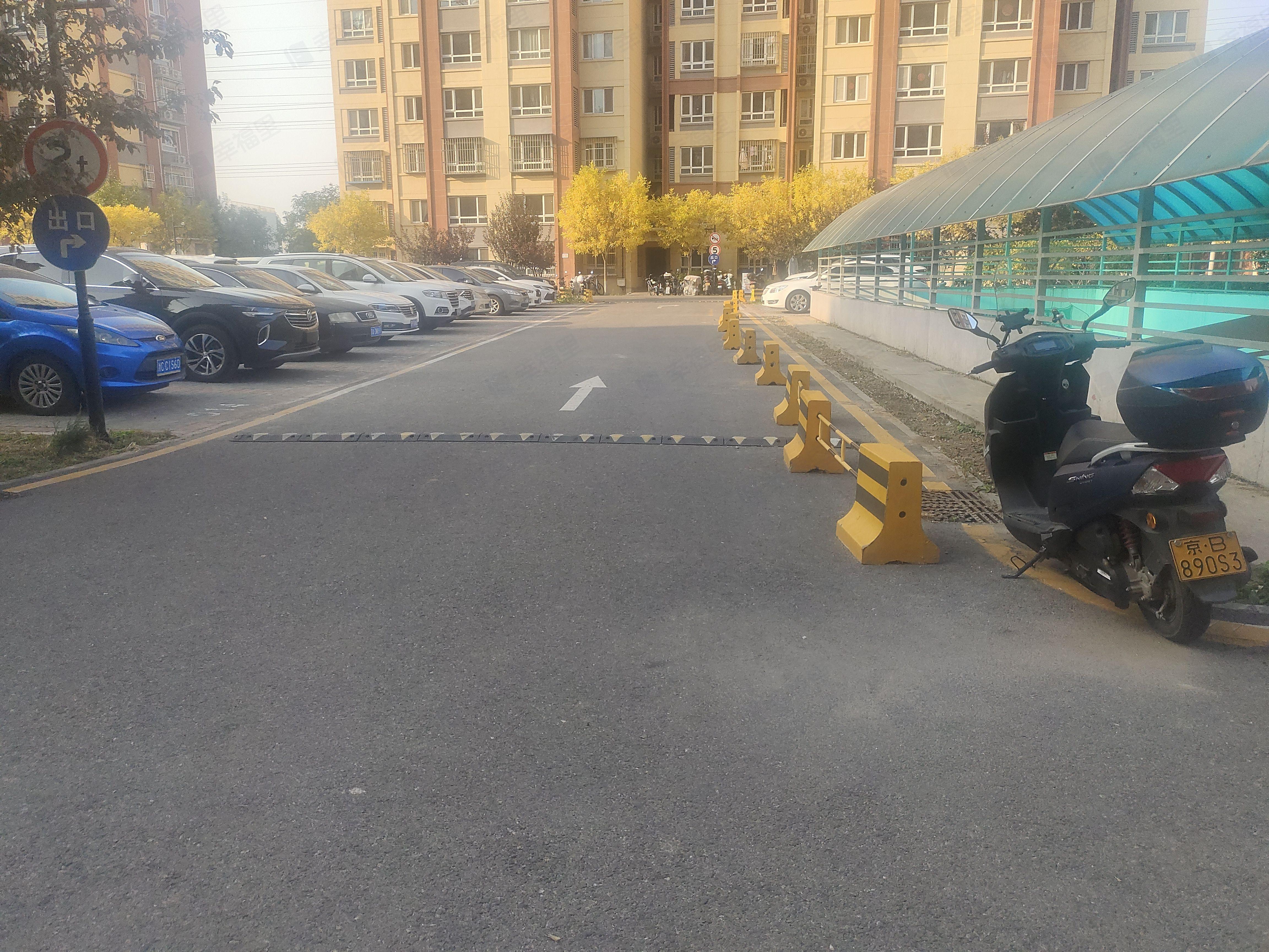 龙冠冠华苑(萱草园)小区效果图