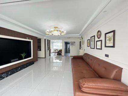 北京新城花苑4室2厅153平高楼层/共12层