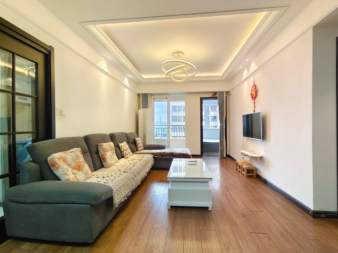 整租·融创凡尔赛(领馆四期)