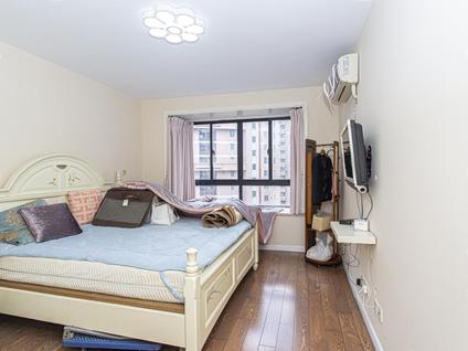 黄浦蓬莱公园整租 黄浦丽园3室2厅/127平/顶层