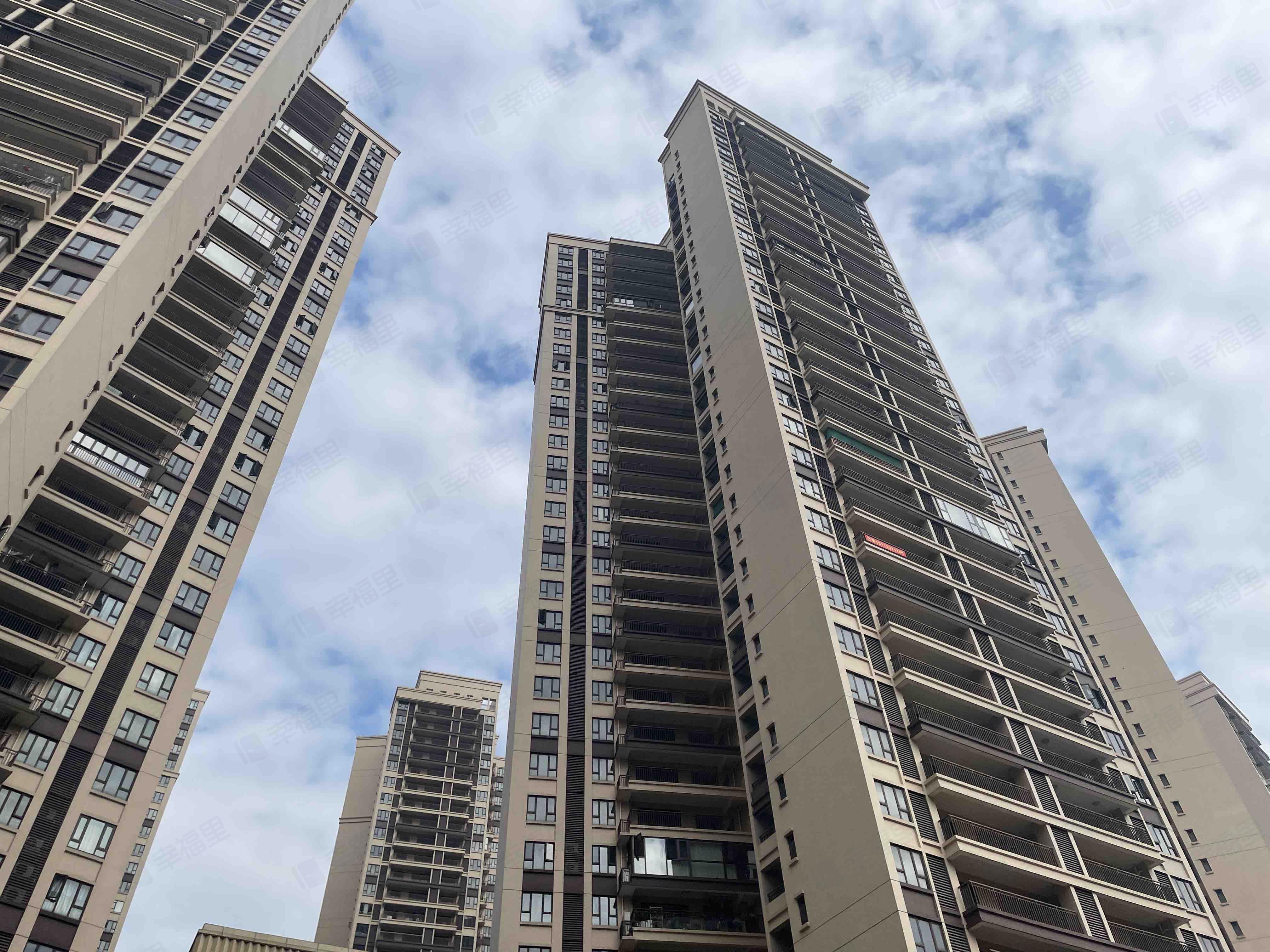 保利林语爱丁堡小区效果图