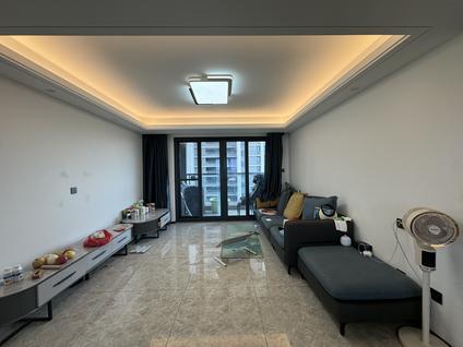 海宁海宁整租 万科都荟府4室2厅/140平/高楼层