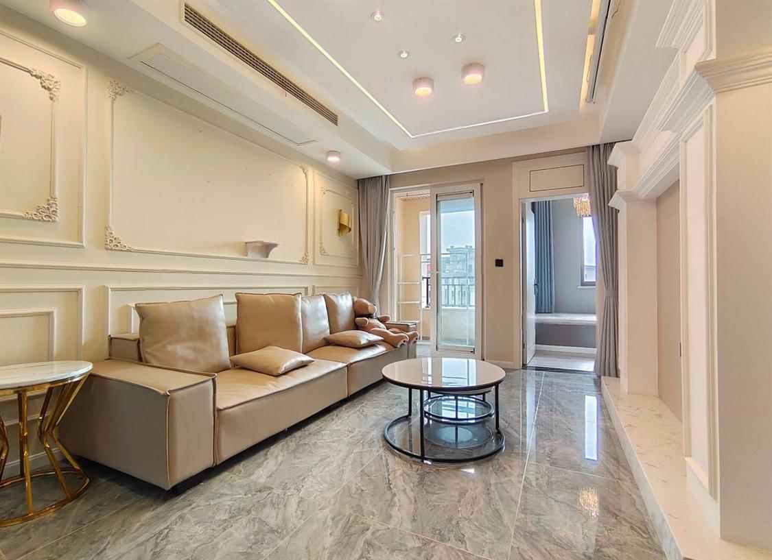 整租·融创凡尔赛(领馆四期)