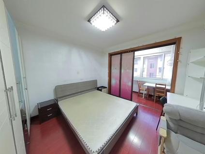 浦东花木整租 芳华路411弄小区2室2厅/59平/顶层