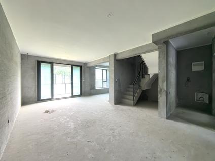 北京新隆明岚雅院(别墅)5室3厅188平底层/共3层