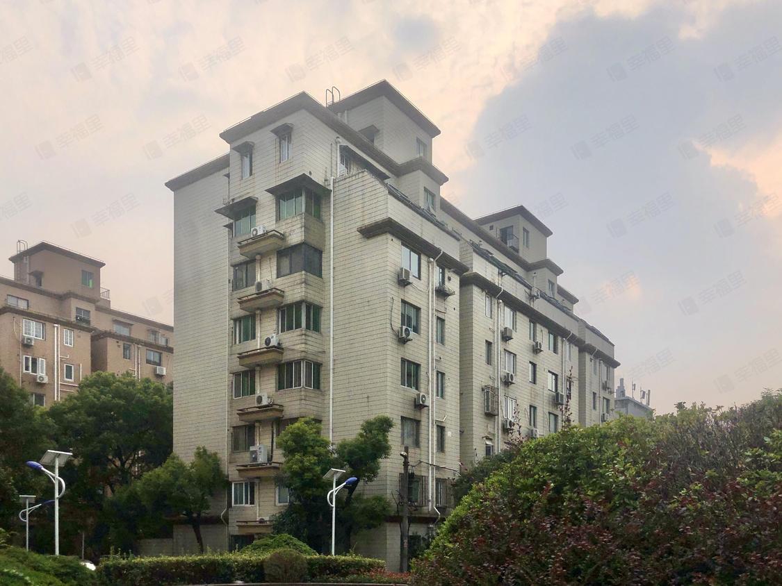 上海长宁-新华路/1997年建凯旋公寓