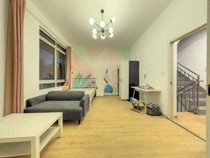 松江洞泾整租 中海悦庭4室2厅/187平/底层