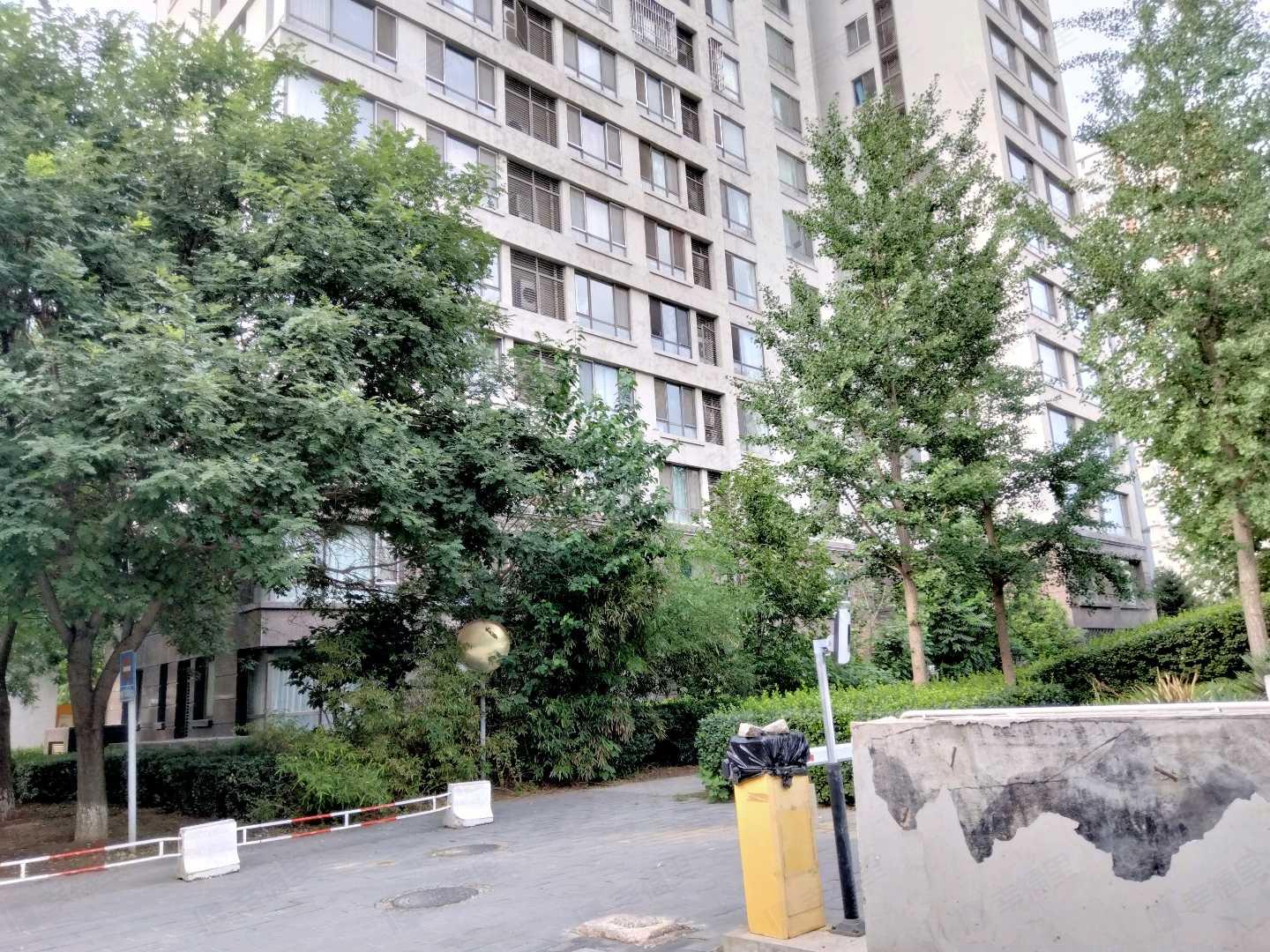 天际万象高尔夫花园小区效果图