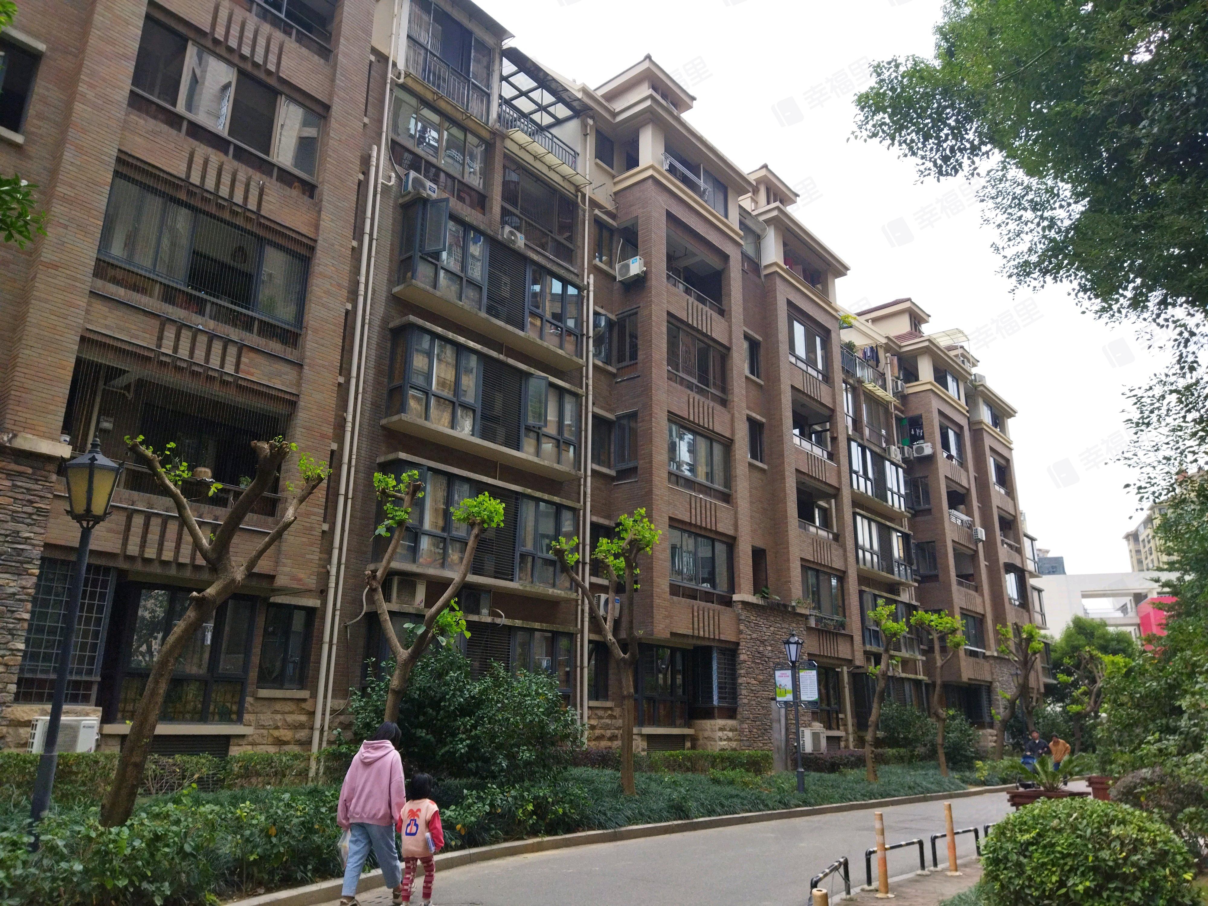 融晟红郡小区效果图