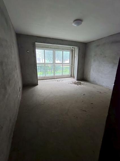 北京新汉城(南区)4室2厅208平低楼层/共6层