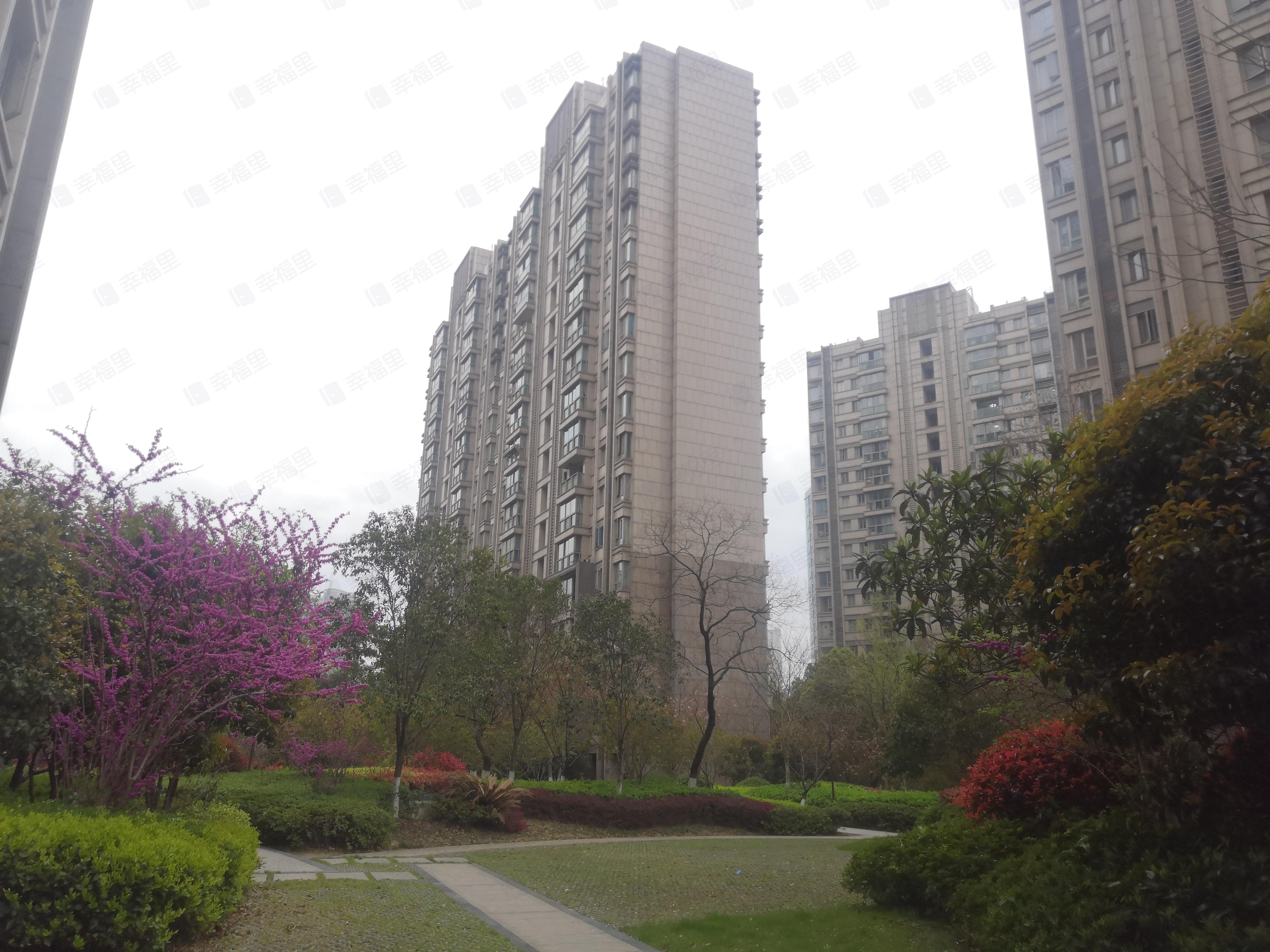 蔚蓝观邸小区效果图