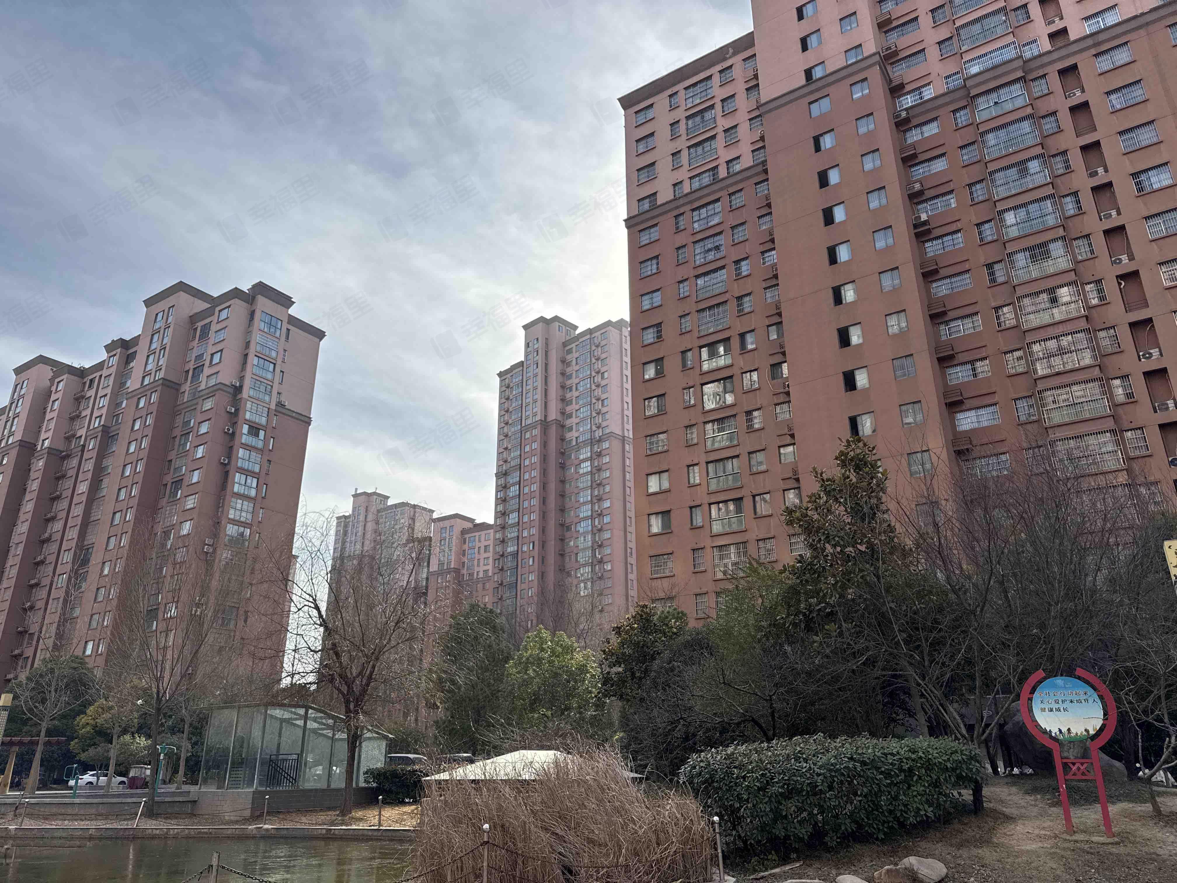 冠景凯旋门小区效果图