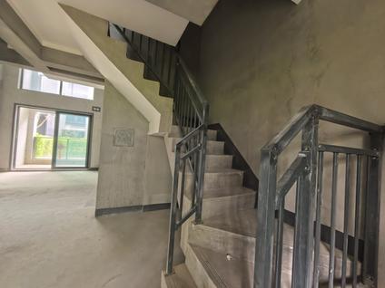 武汉中粮祥云地铁小镇5室2厅117平底层/共3层