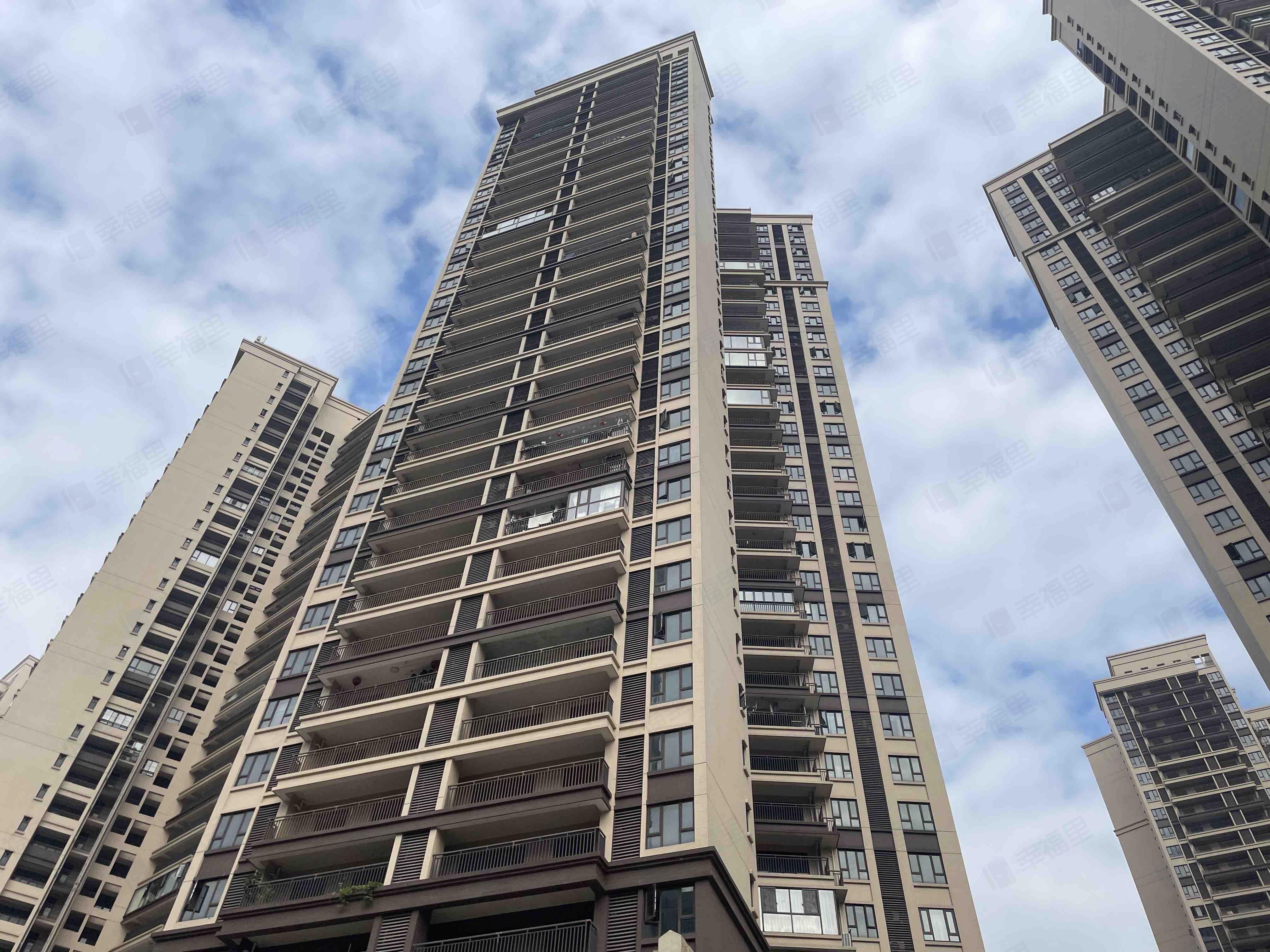 保利林语爱丁堡小区效果图