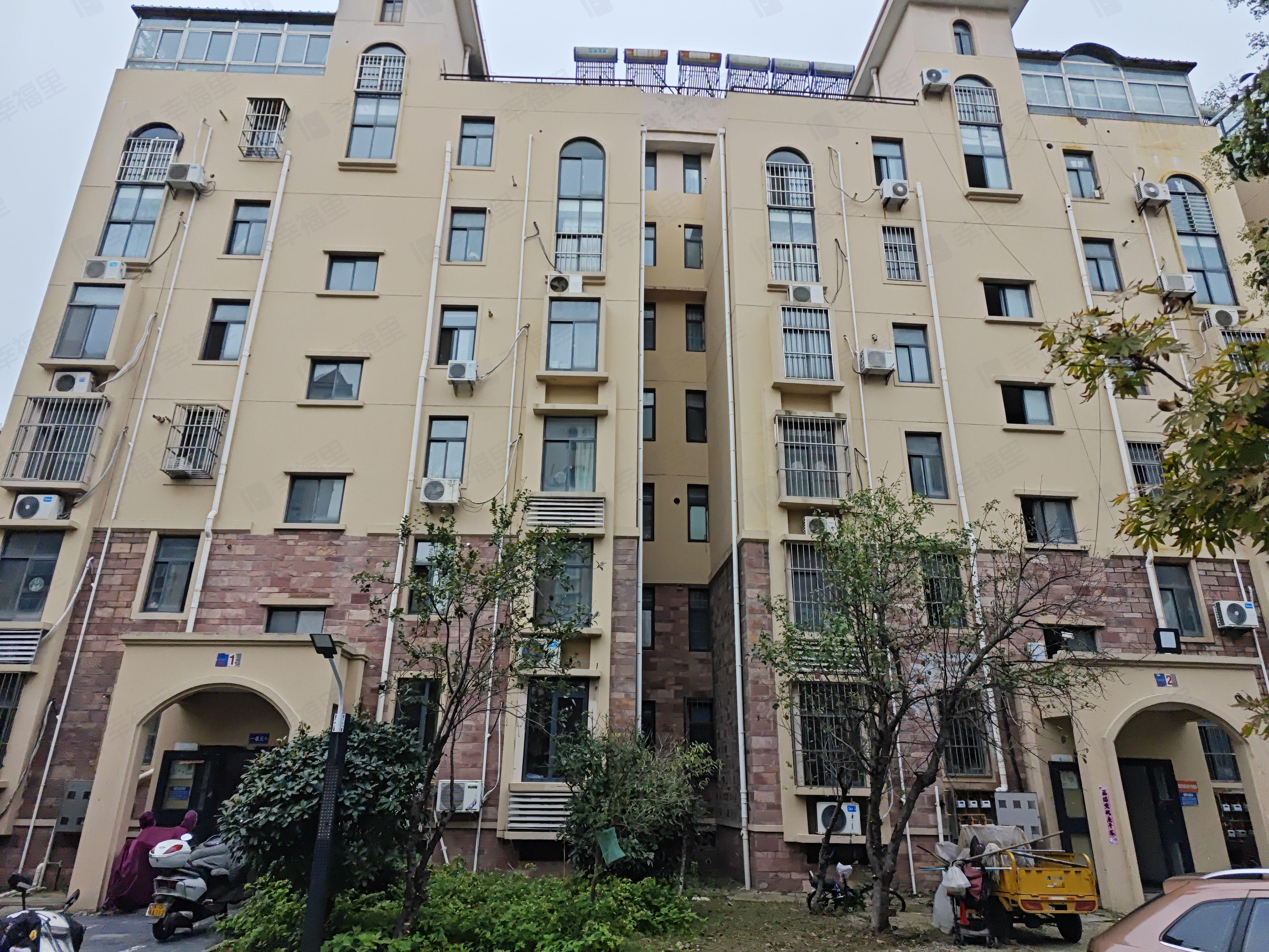 天惠爱丁堡公馆小区效果图