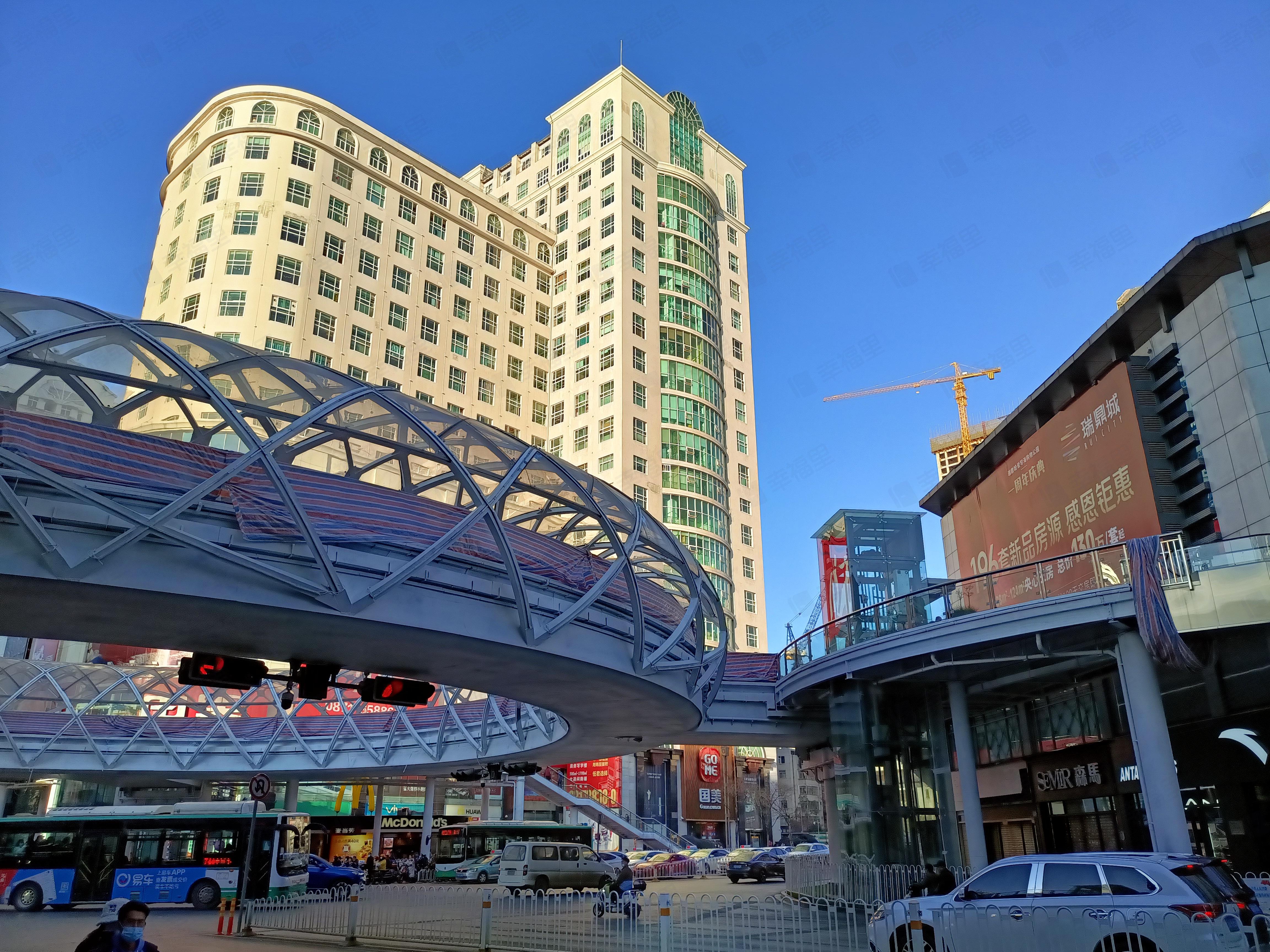 鸿城广场小区效果图