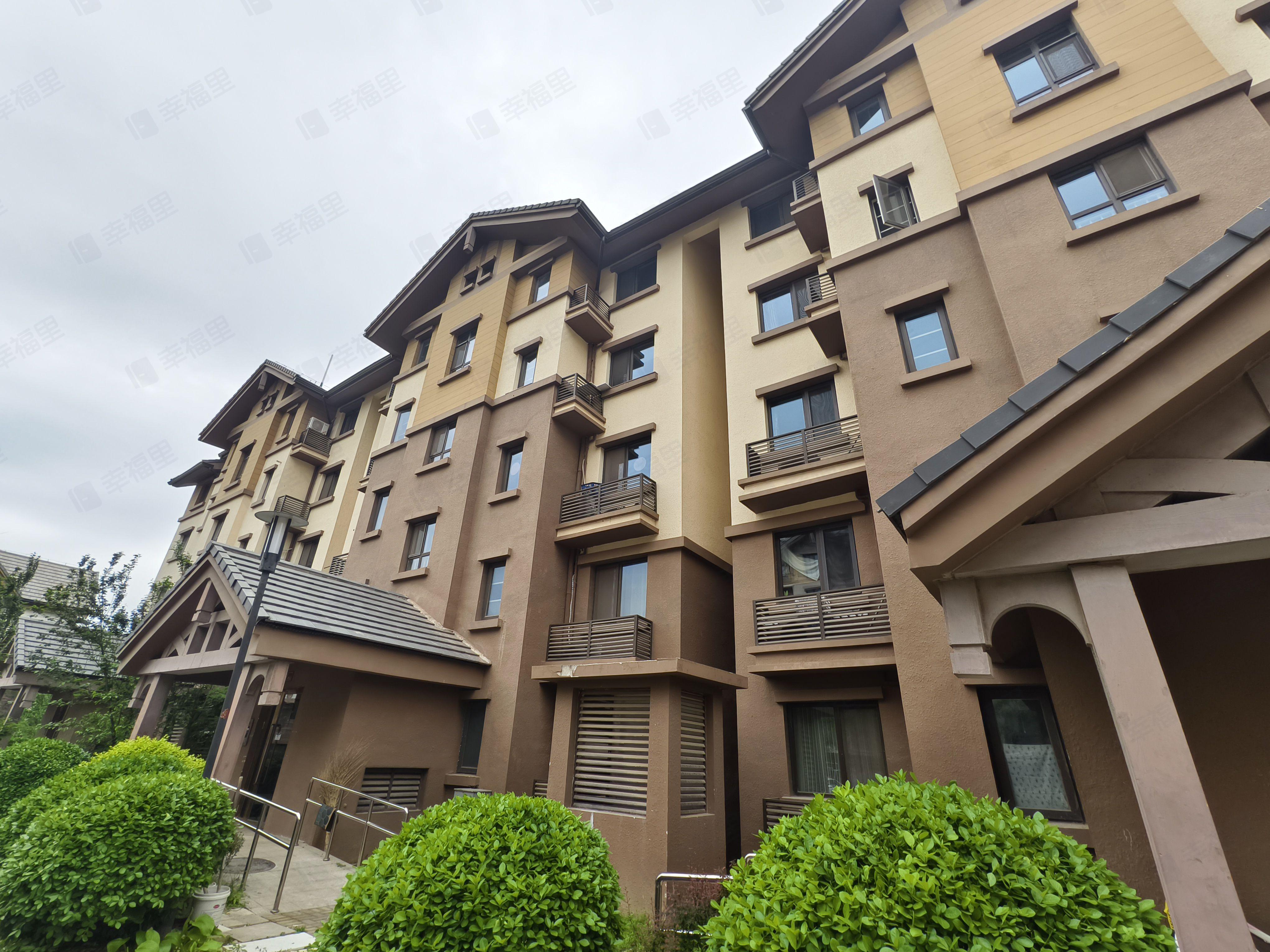 中弘由山由谷(十七号院)小区效果图