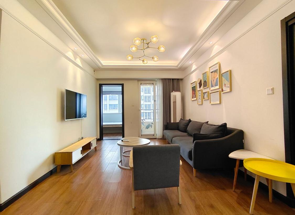 整租·融创凡尔赛(领馆四期)