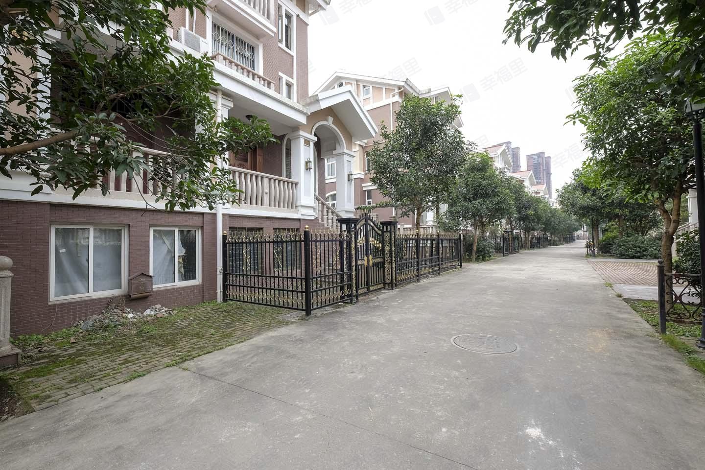 金桥花园一期别墅小区效果图