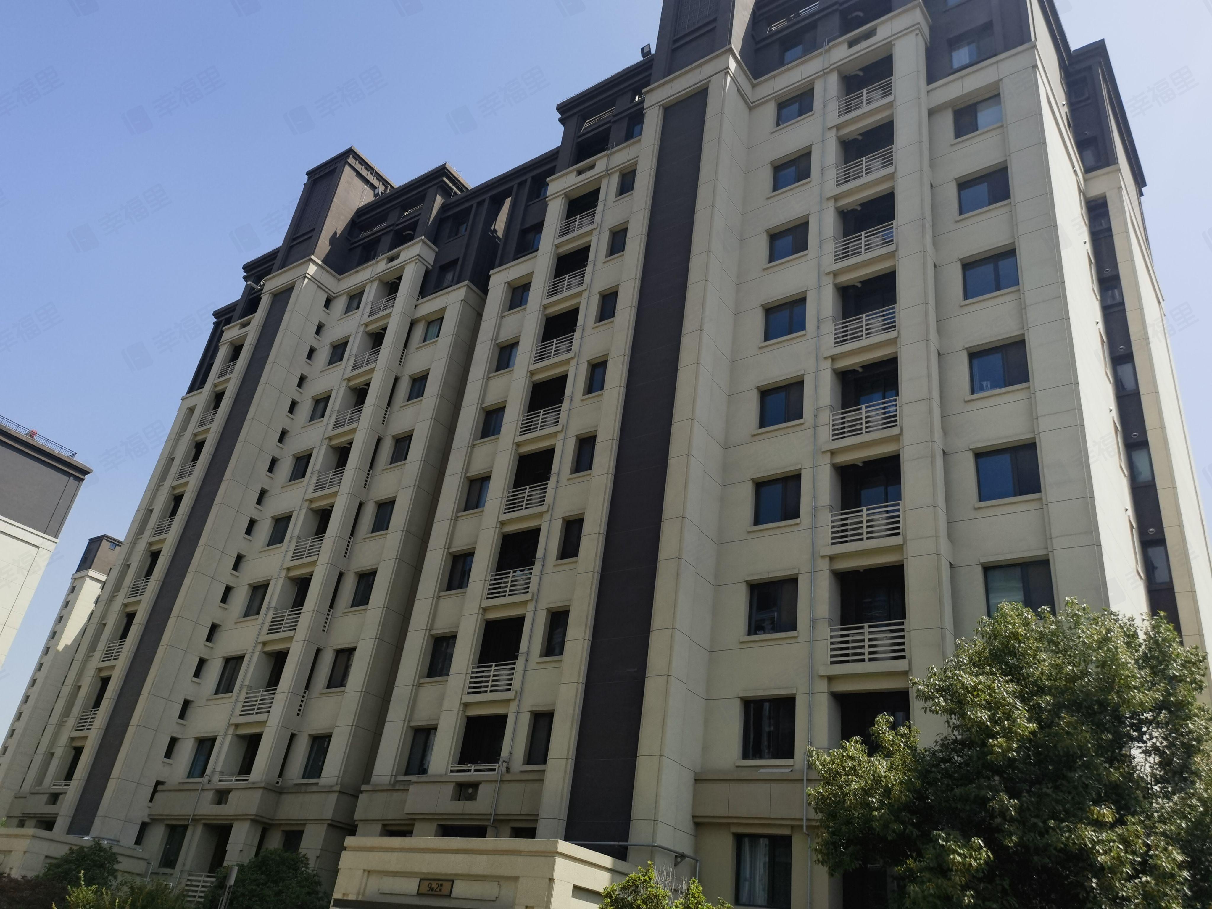 中海铂悦府小区效果图