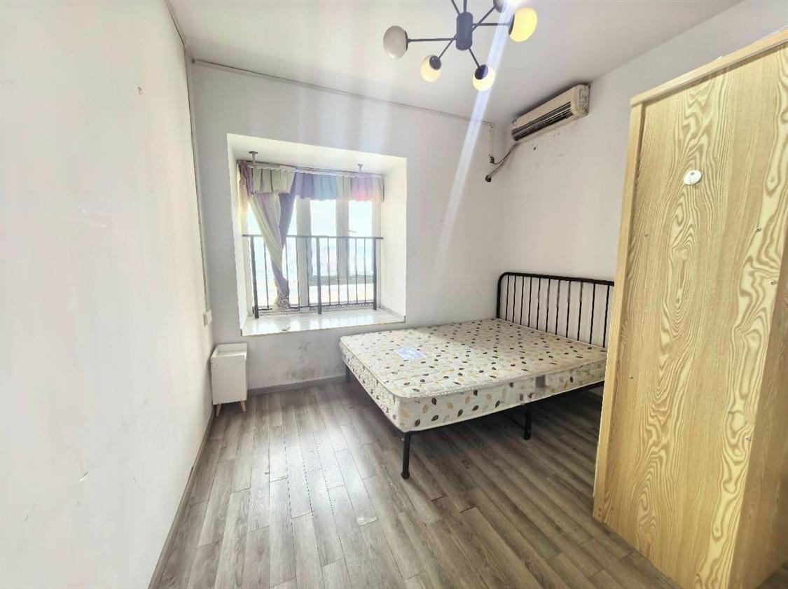 合租·融创凡尔赛(领馆四期)