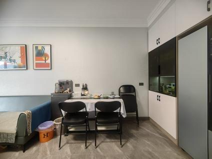 北京新城壹号2室2厅86平中楼层/共27层