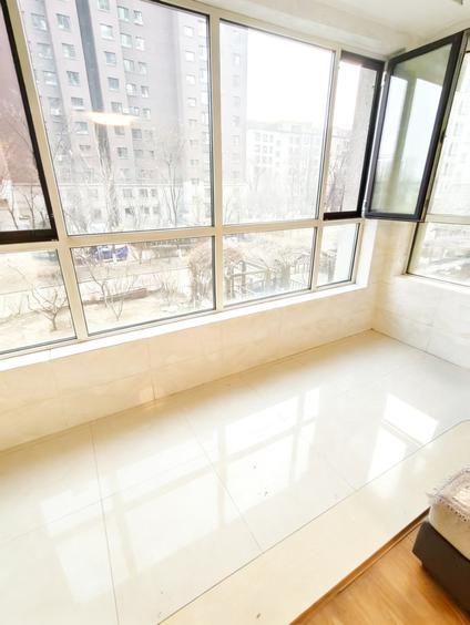 丰满丰满整租 紫金江尚2室1厅/100平/低楼层