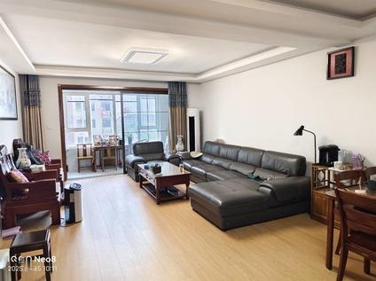 北京招商莱顿小镇花语墅4室2厅151平中楼层/共11层