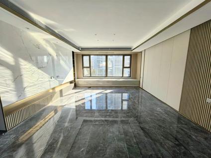 北京崂山壹号院4室2厅168平低楼层/共15层