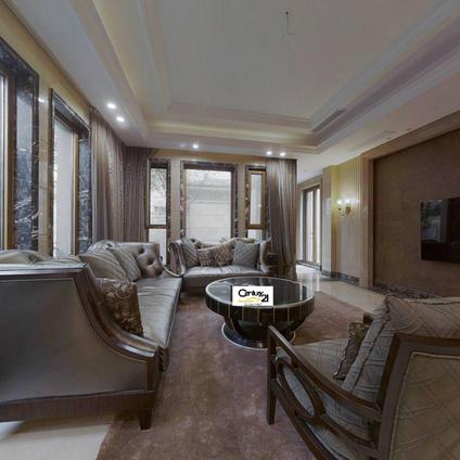 上海宝华栎庭5室3厅297平低楼层/共3层