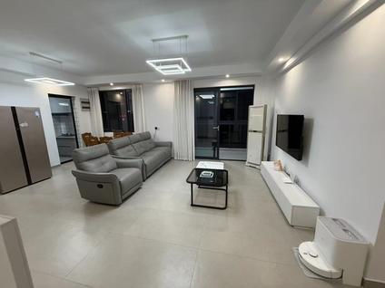 天台天台整租 杨帆泊悦3室2厅/120平/高楼层