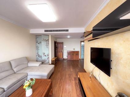 长宁新华路整租 东方金门花园3室2厅/138平/高楼层