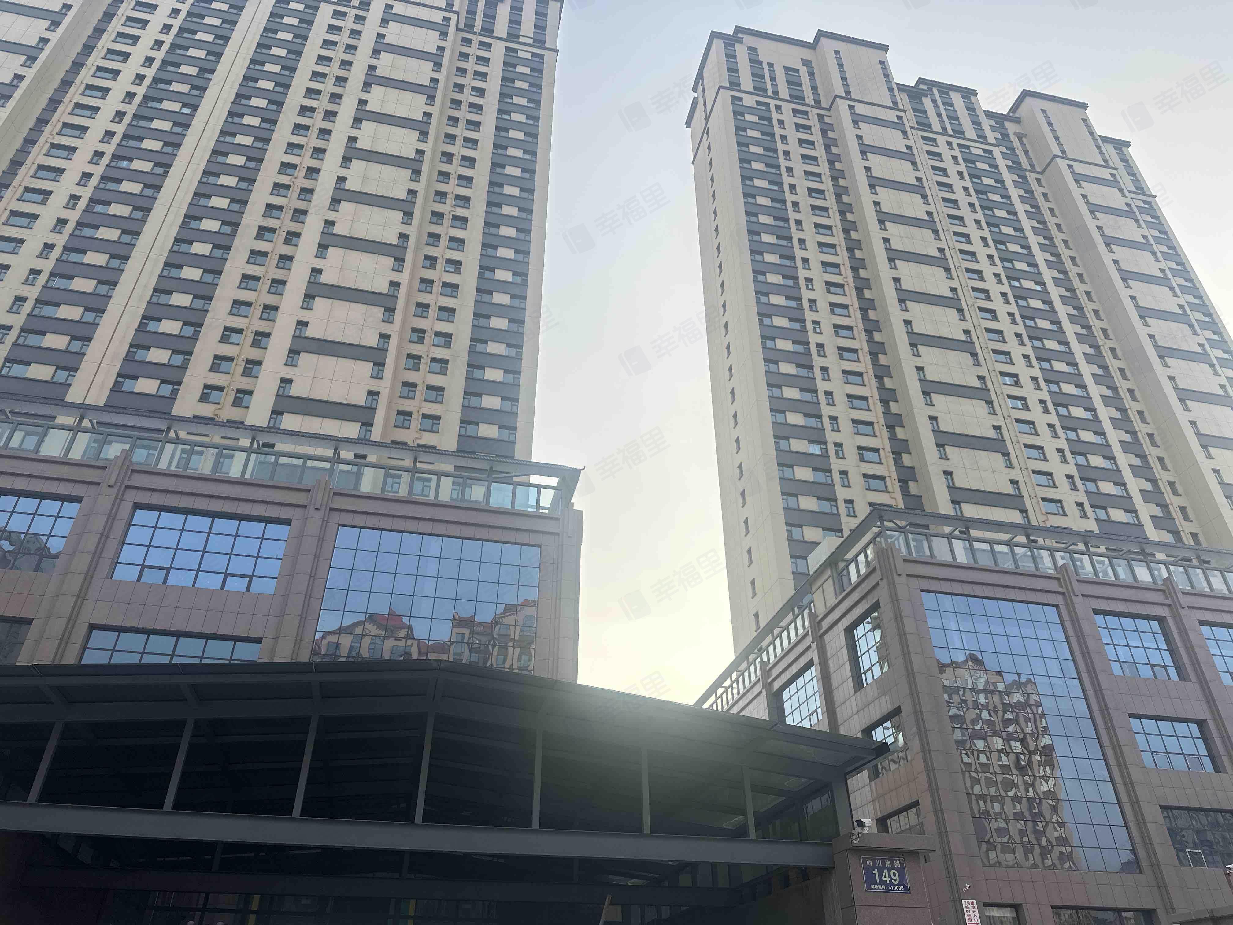 银胜铂金府邸小区效果图