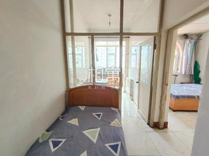 万柏林西客站整租 西华苑2室1厅/78平/高楼层