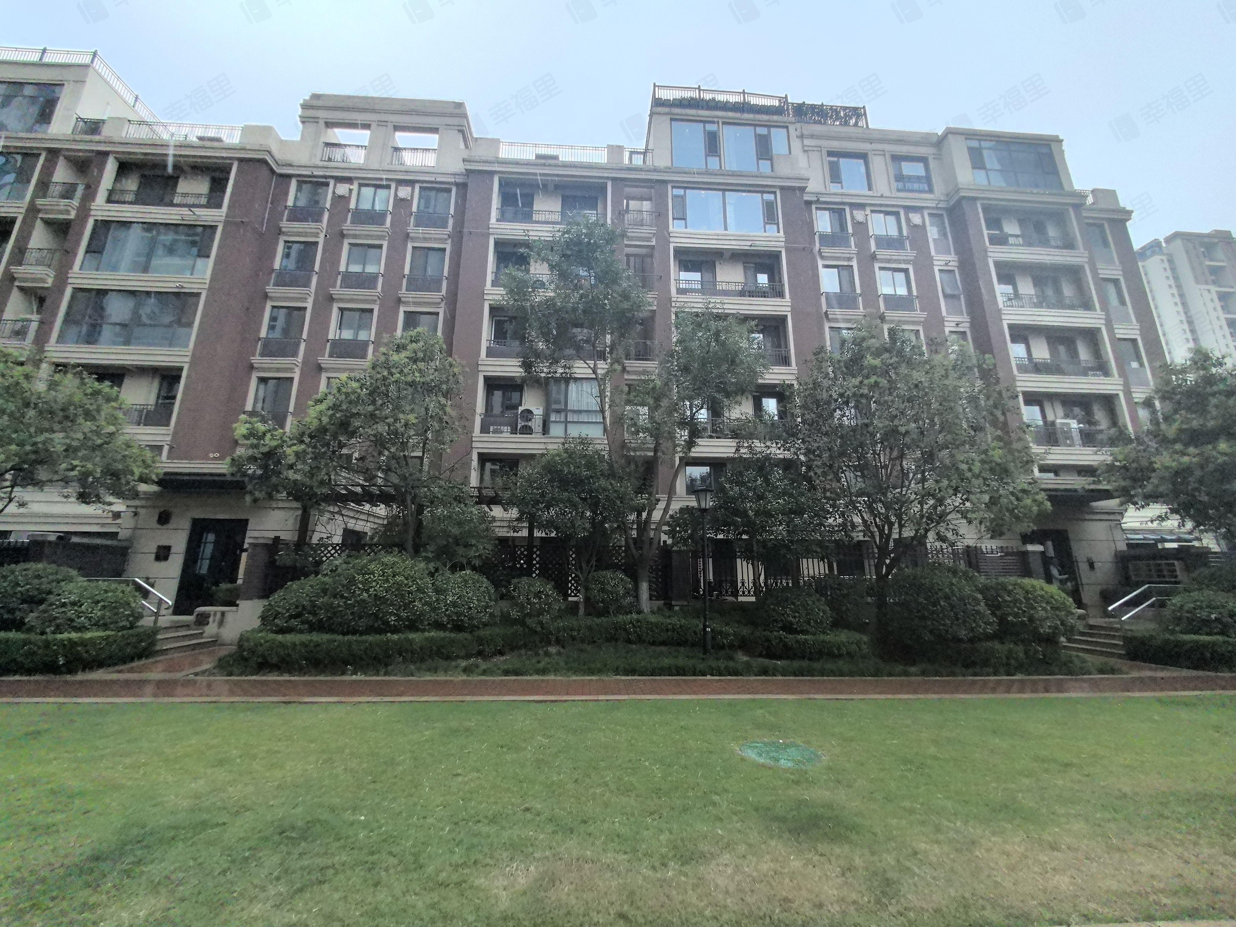 融创天朗融公馆小区效果图