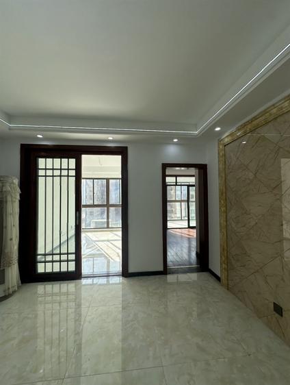 北京东方威尼斯3室2厅98平低楼层/共22层