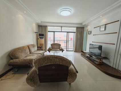 市南湛山整租 海信慧园(一期)3室2厅/154平/中楼层