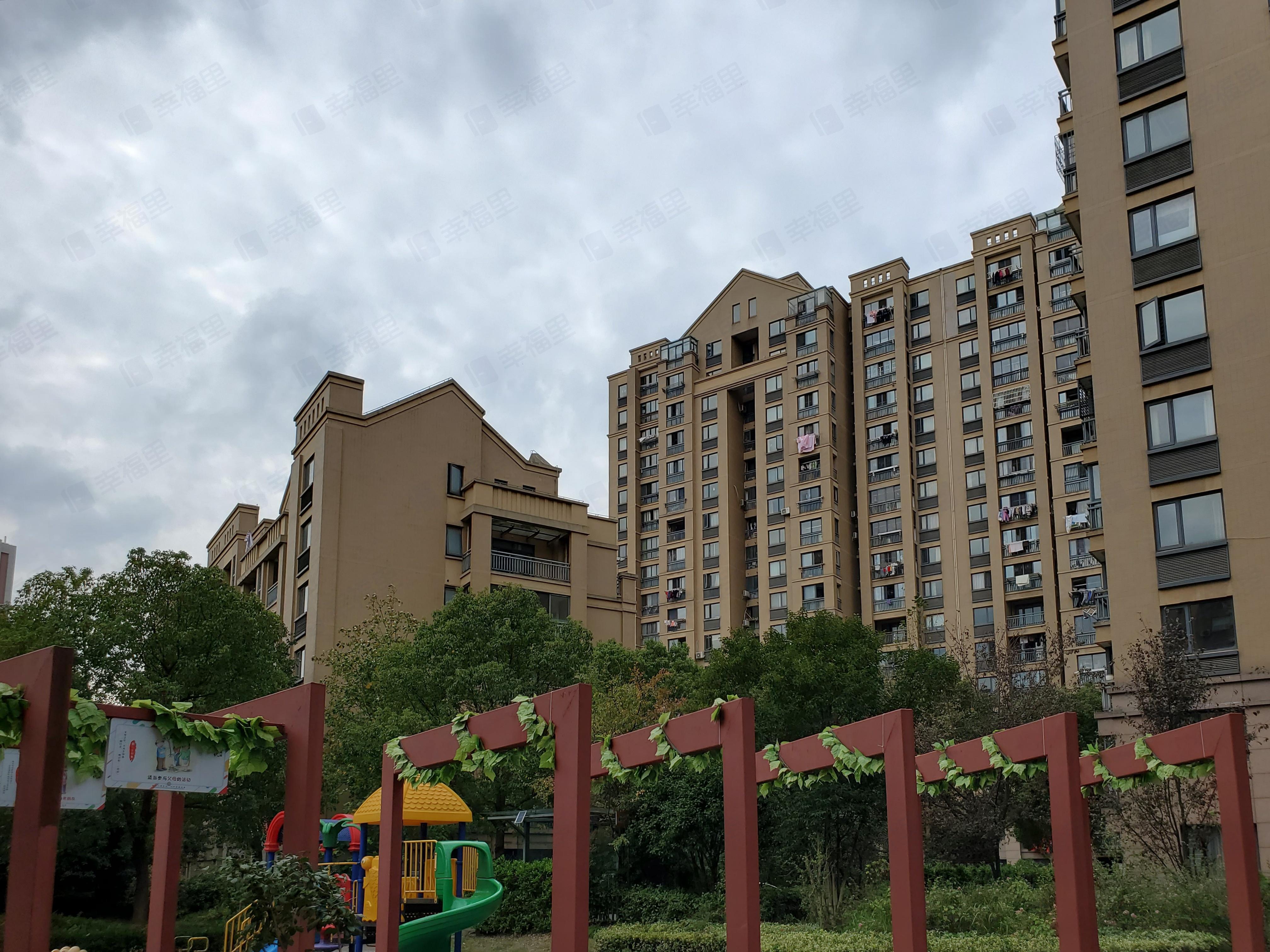 保利湖畔阳光苑小区效果图