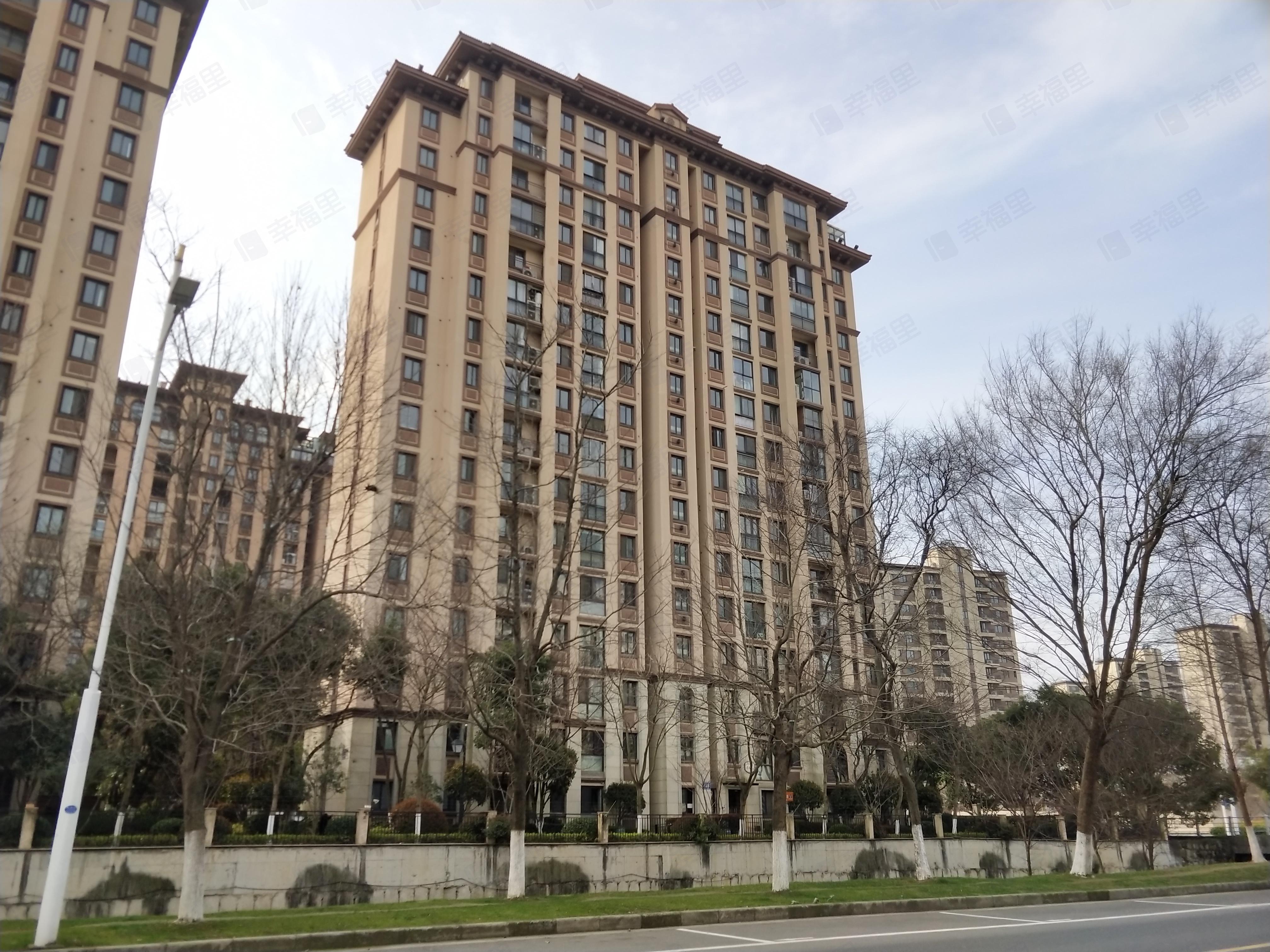 龙湖滟澜山小区效果图