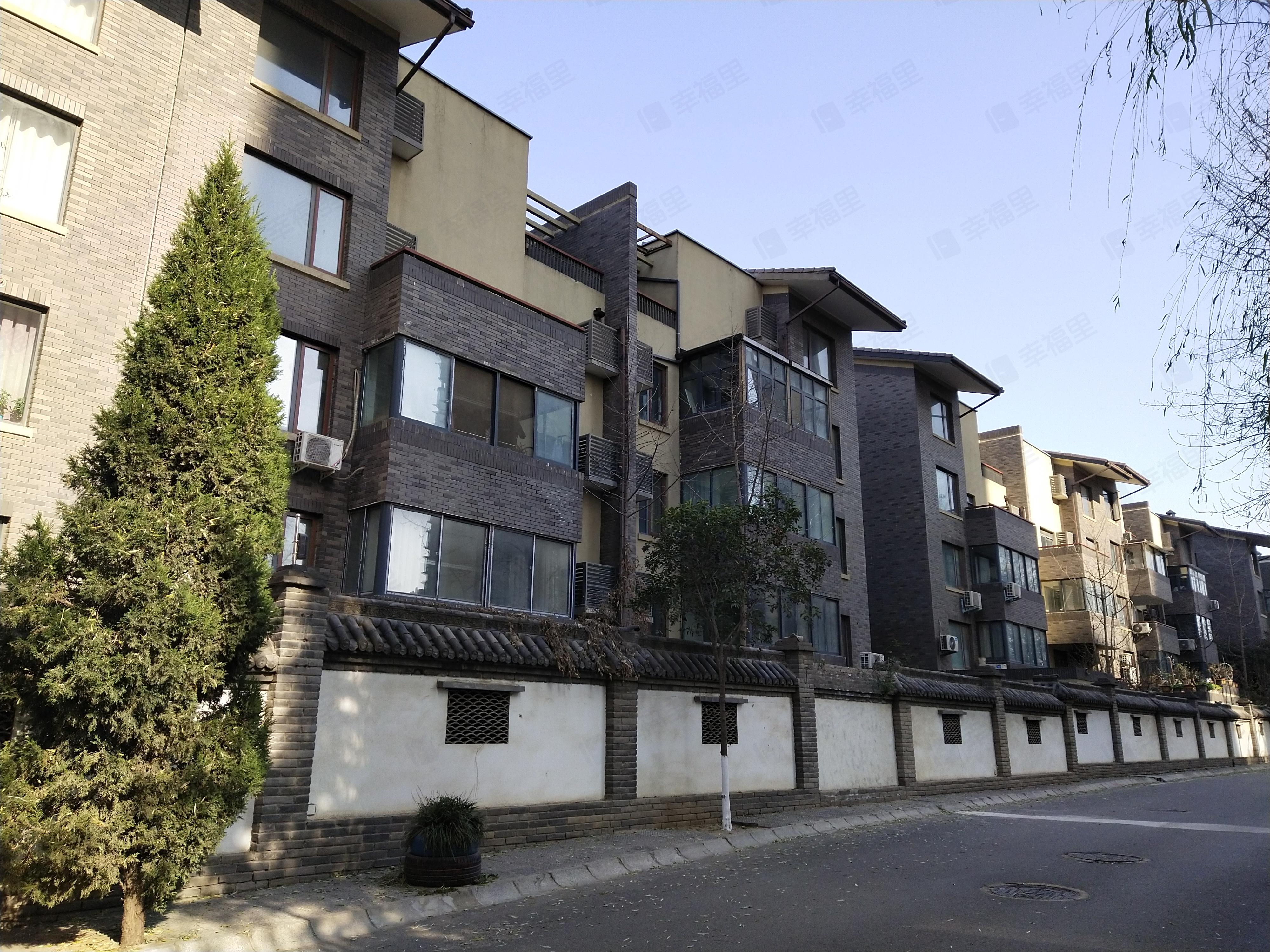 龙泊圣地(泊郡华庭)小区效果图